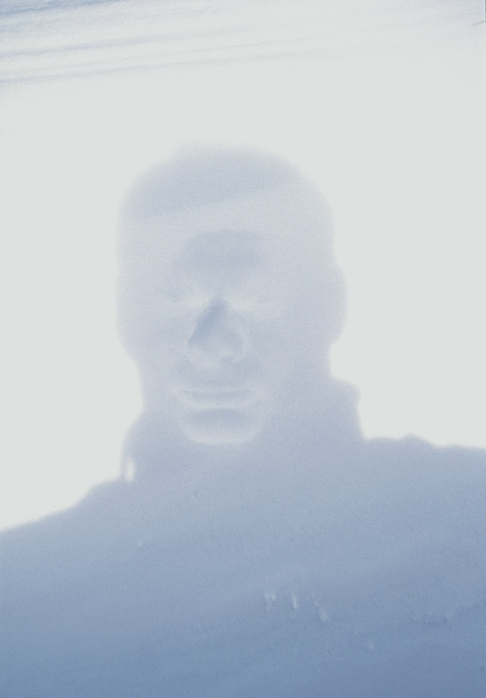Light jet photo prints on PVC, 50 x 70 cm & 70 x 100 cm. </br>
Imprint of face in snow. </br>