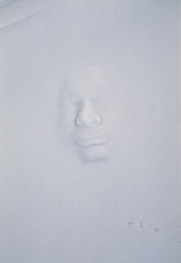 Light jet photo prints on PVC, 50 x 70 cm & 70 x 100 cm. </br>
Imprint of face in snow. </br>
